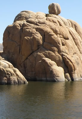 Strange rock formations and water create an intesting environment